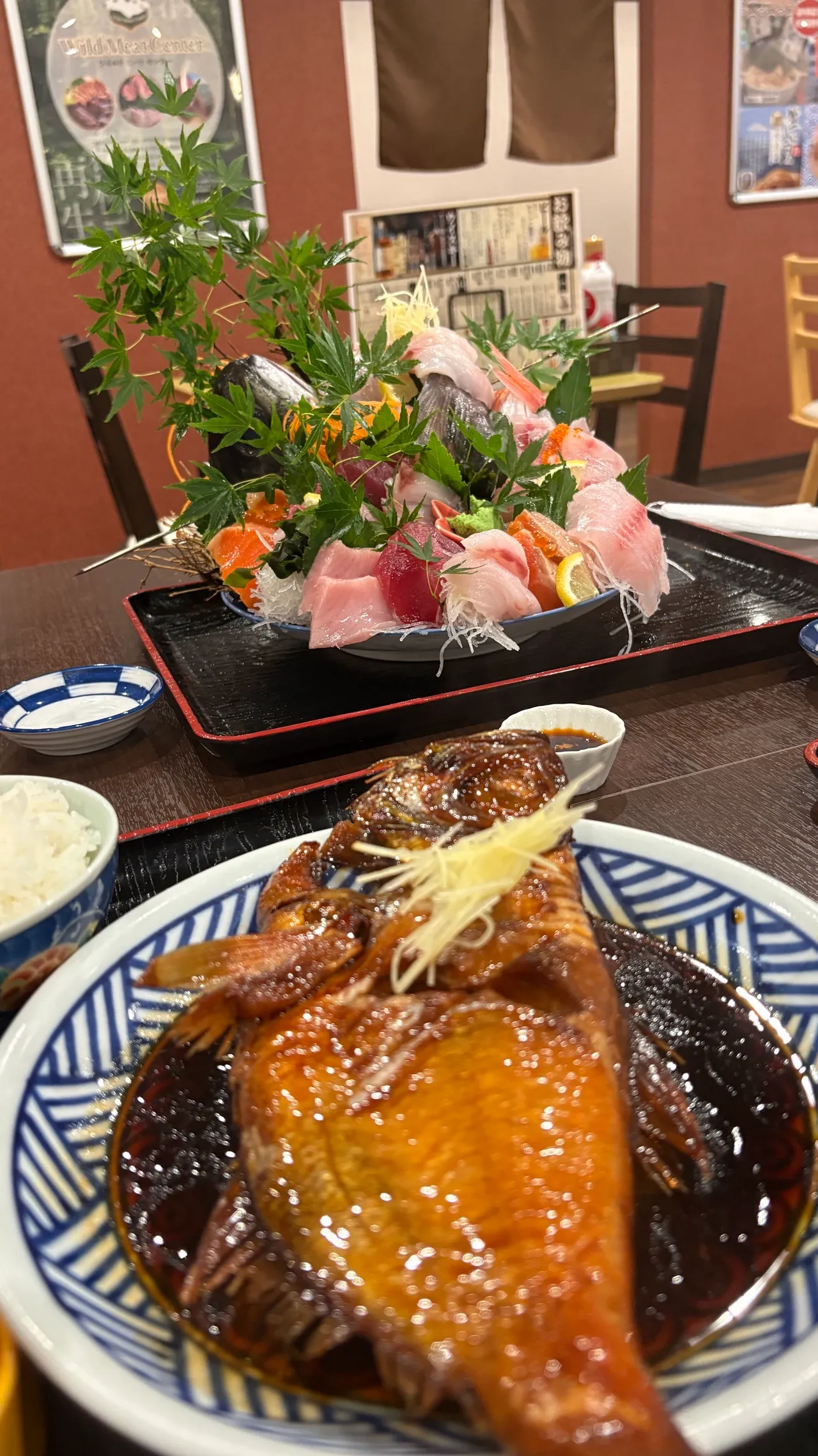 金目鯛の煮付けと刺身の盛り合わせ